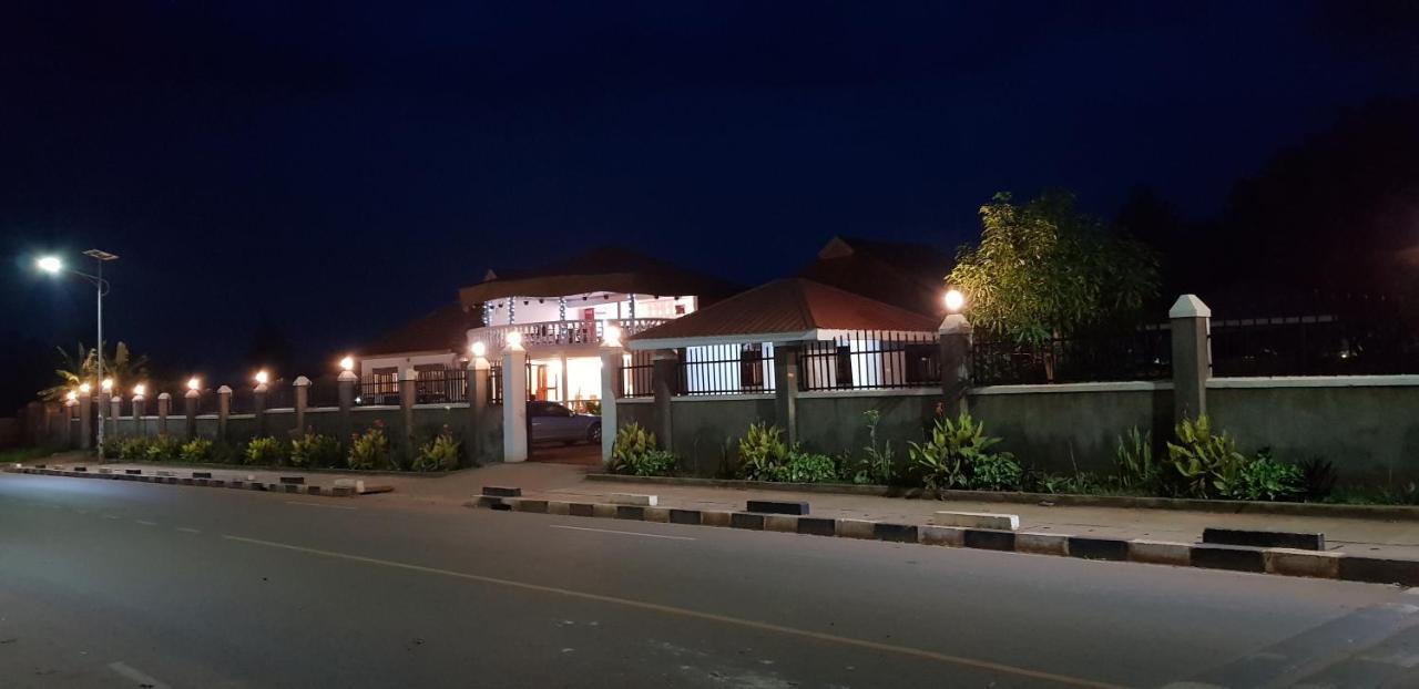 Northern Pearl Gulu Ngoại thất bức ảnh